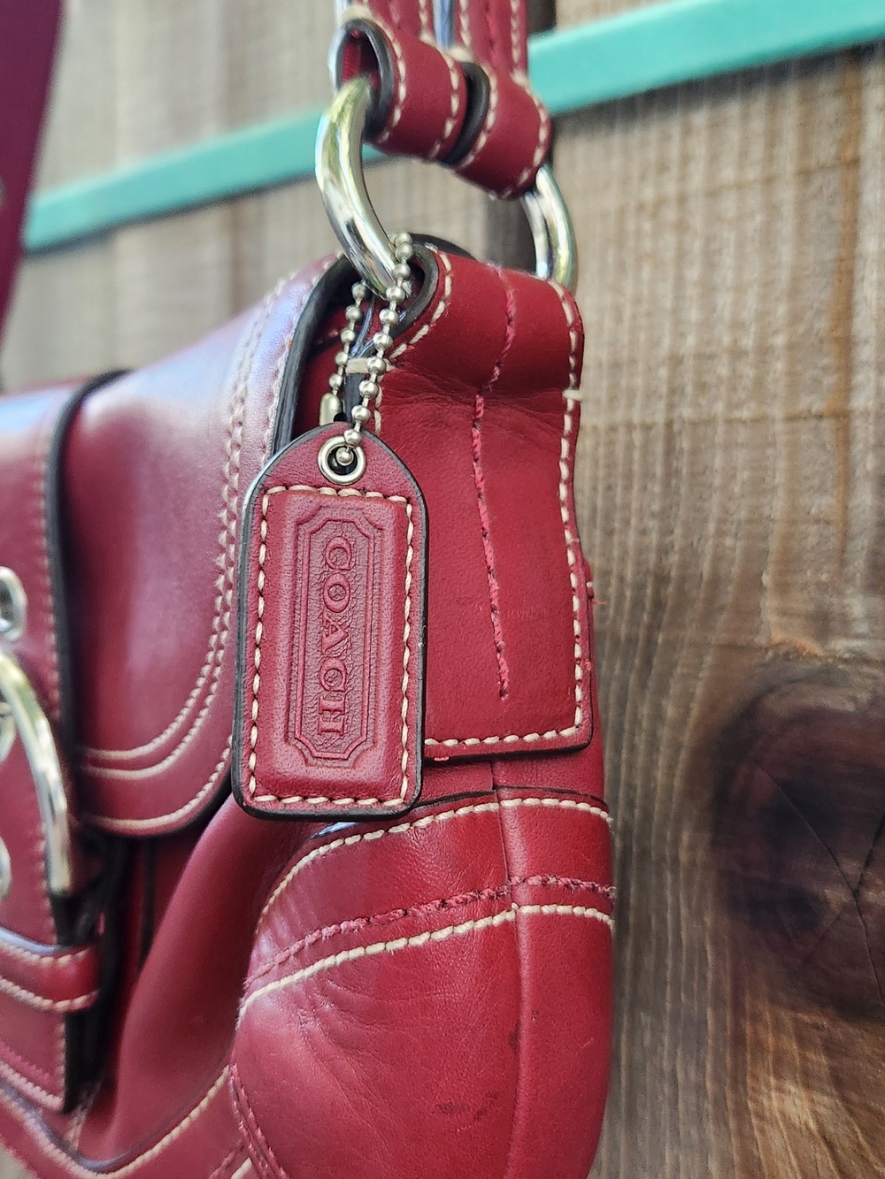 👜❤️Coach Soho Red Leather Buckle Flap Shoulder Bag Hobo✨️ - Picture 4 of 9